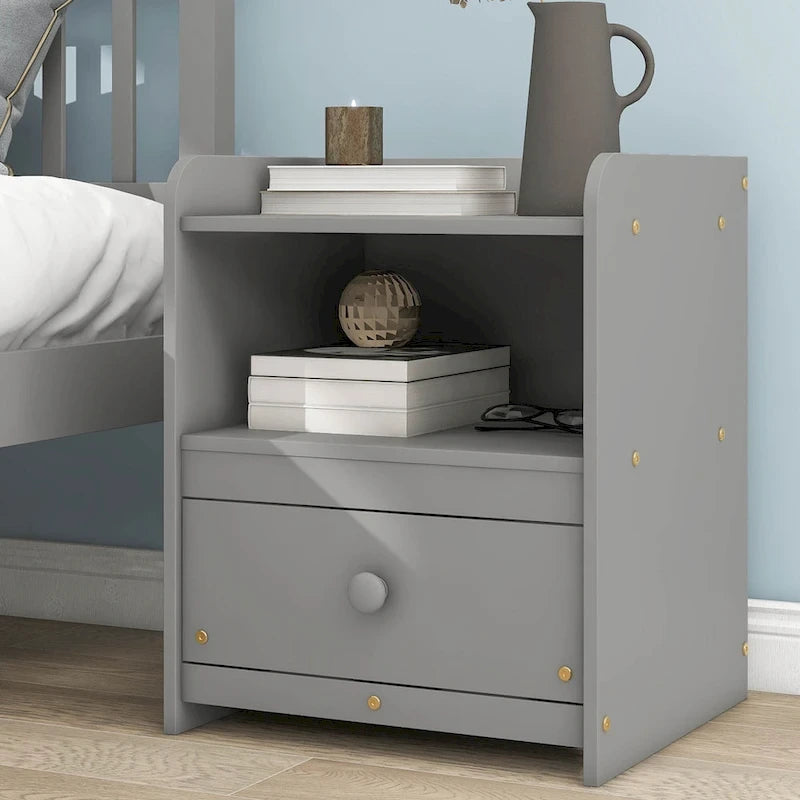 Lit plateforme gris en bois de pin avec tête et pied de lit