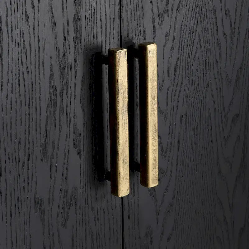 Armoire 2 portes chêne foncé – 40,25 L X 32,5 H X 11,625 P (po)